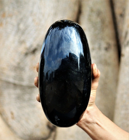 Soulful Strength: Harnessing the Protective Powers of Obsidian