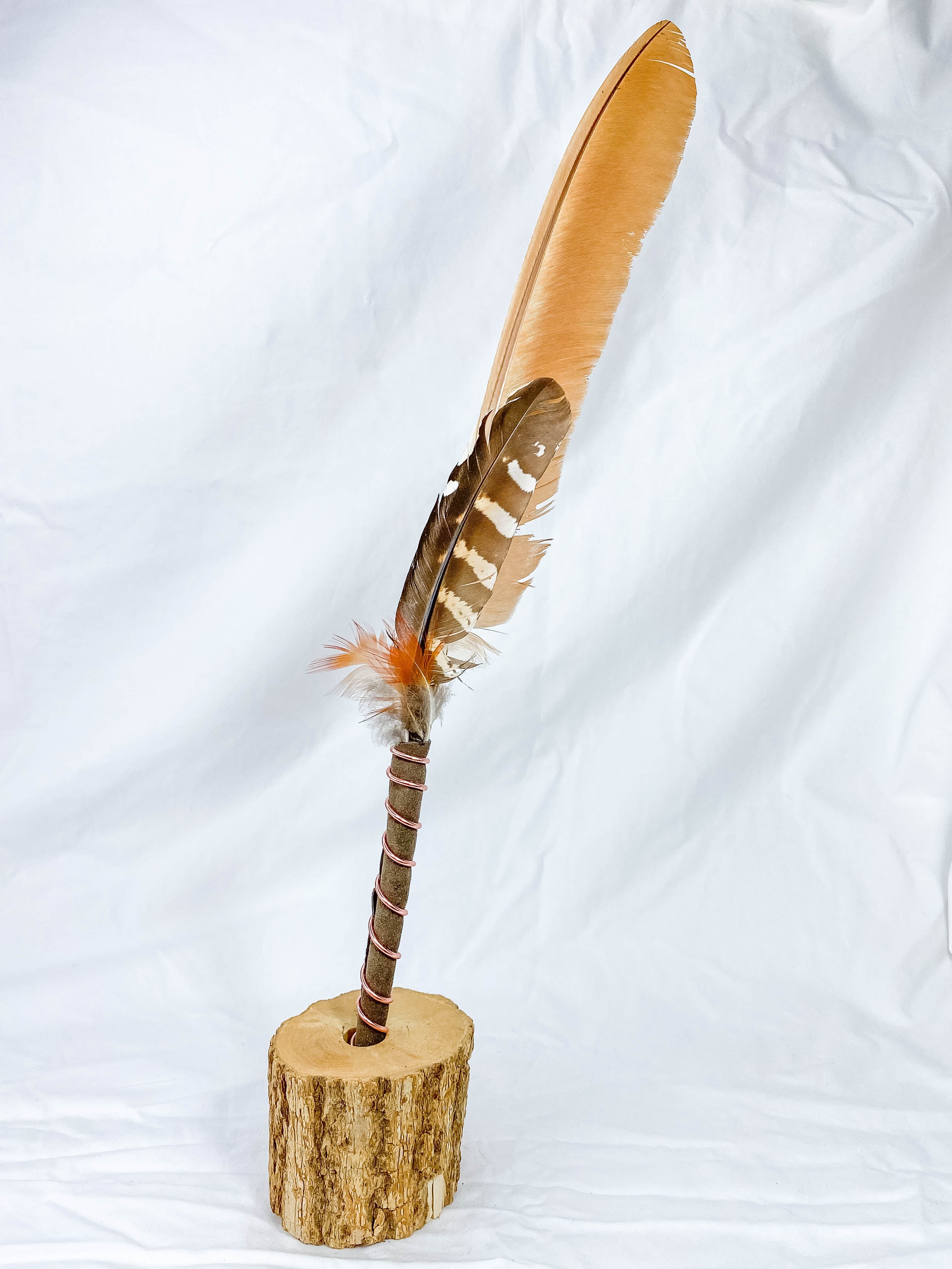 Manifestation Feather Pen with Wooden Stand