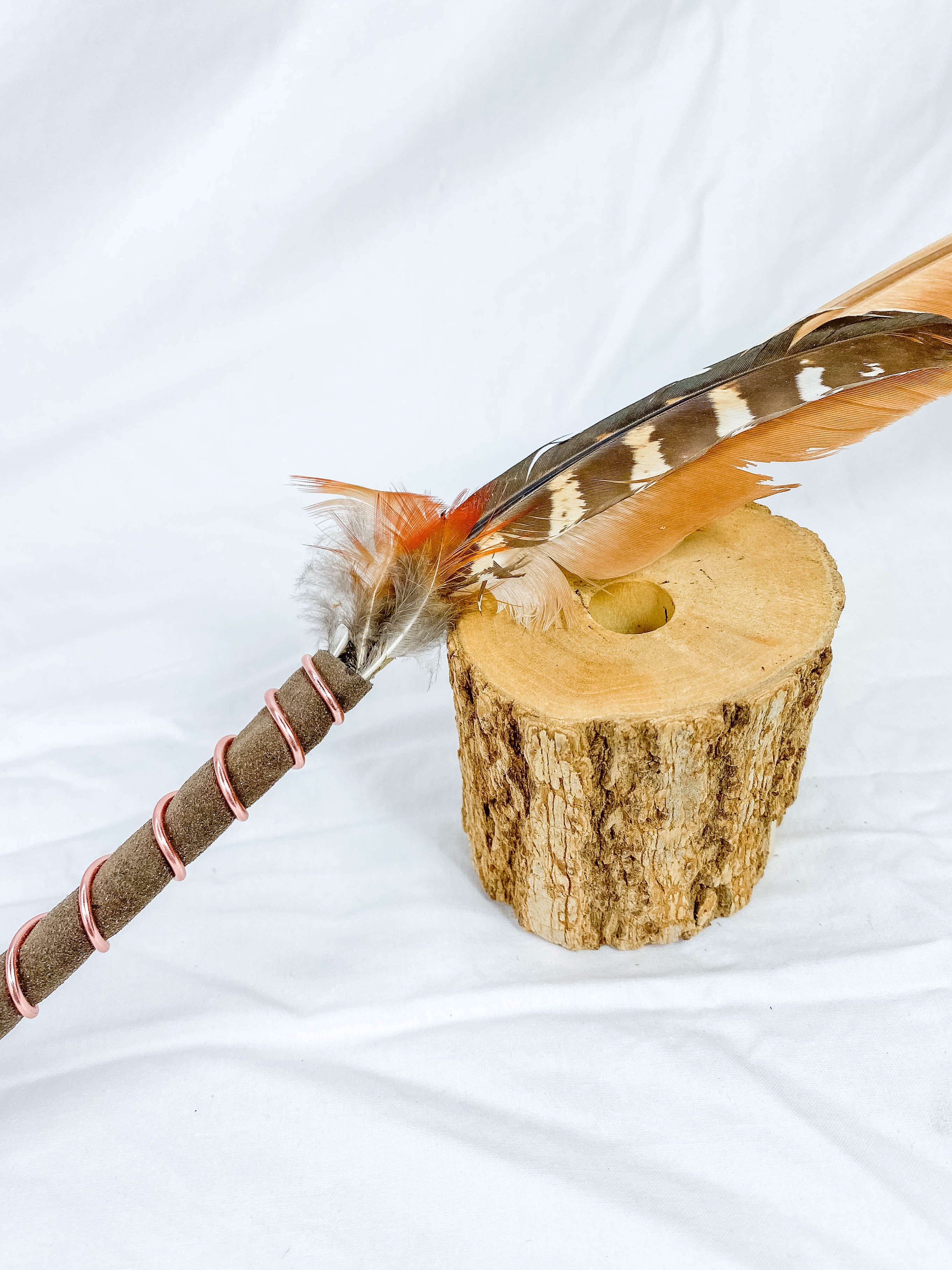 Manifestation Feather Pen with Wooden Stand