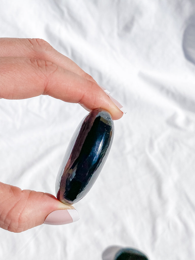 Black Obsidian Palm Stone 64g