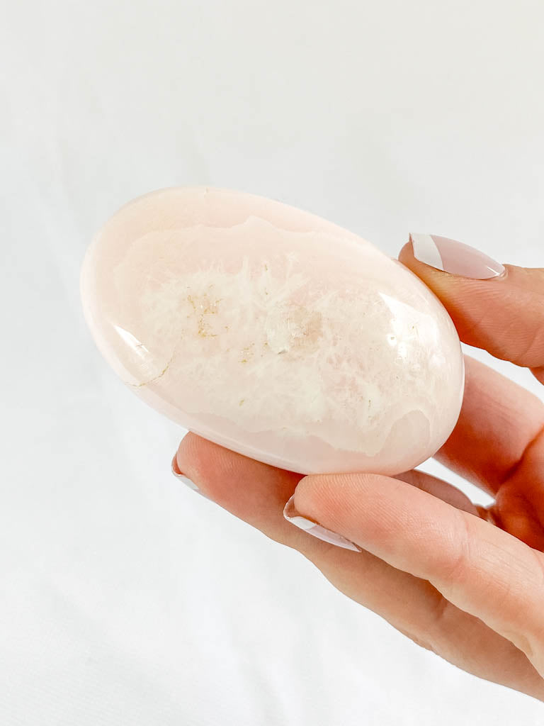 Mangano Calcite PalmStone | Medium