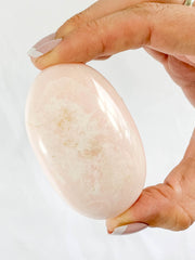 Mangano Calcite PalmStone | Medium