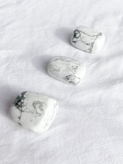 Howlite Tumbles | Small